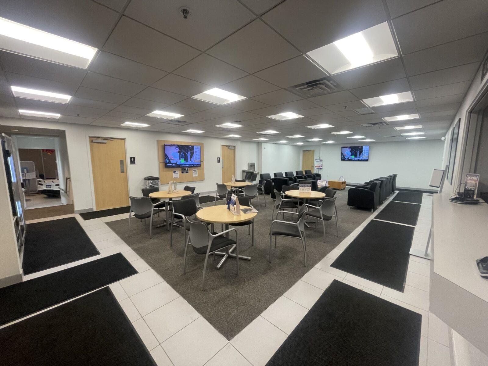Used 2023 Northsky Blue Metallic Chevrolet LT Cloth image 23