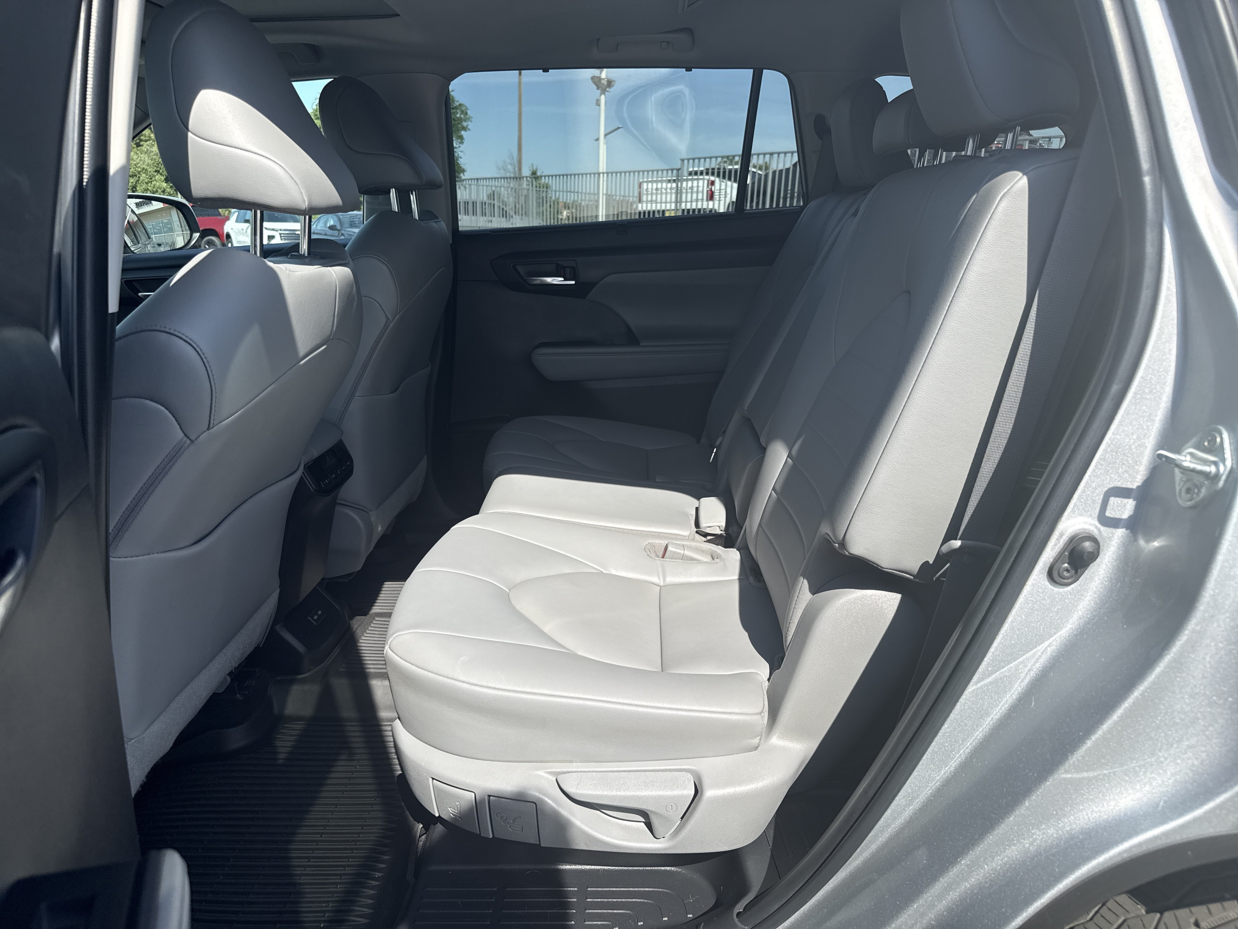 Used 2022 Celestial Silver Metallic Toyota XLE image 13