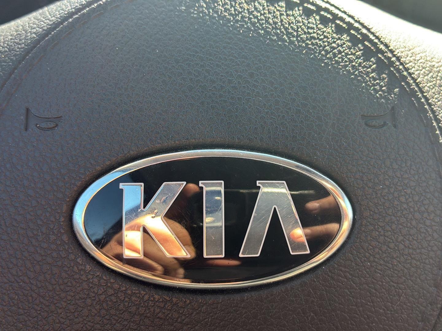 Used 2019 Platinum Graphite Kia LX V6 image 20
