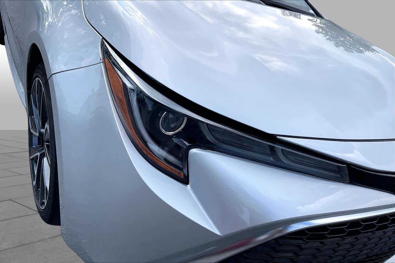 Used 2019 Classic Silver Metallic Toyota XSE image 25
