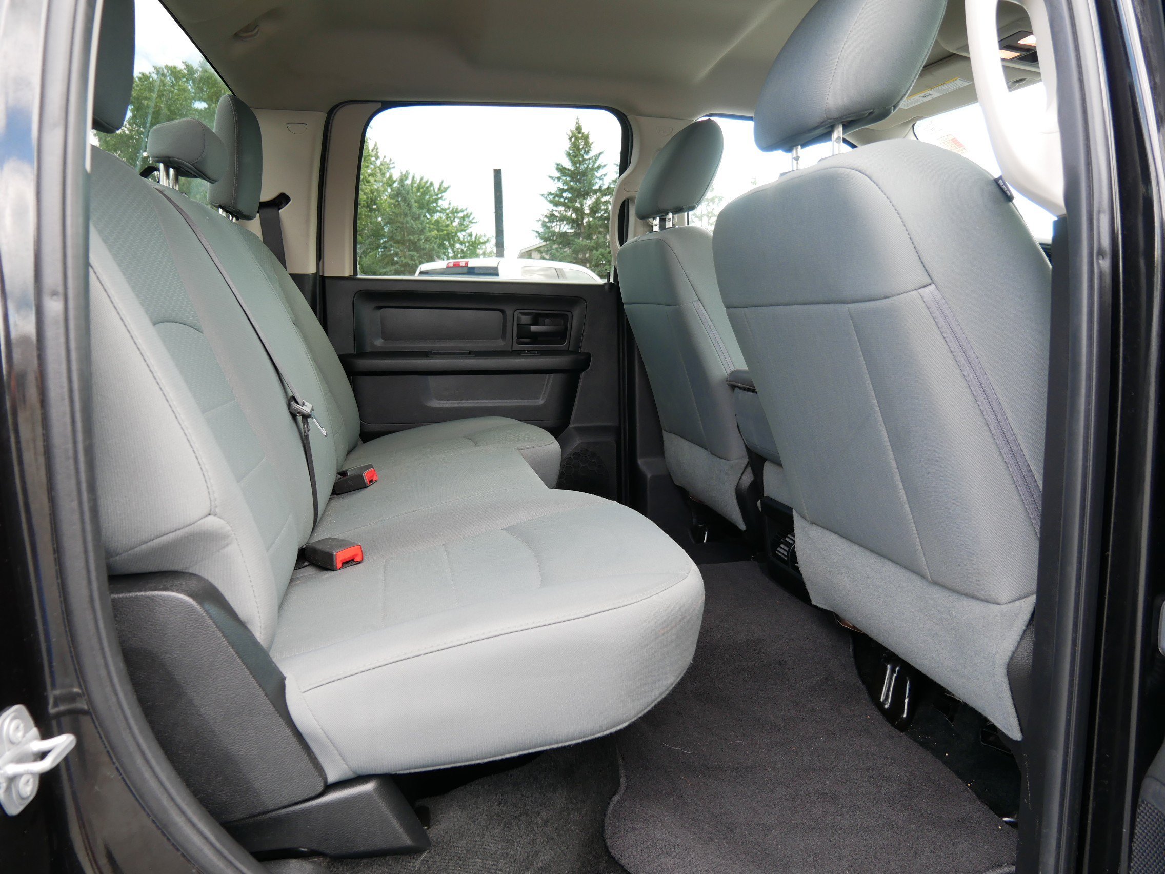 Used 2017 Brilliant Black Crystal Pearlcoat Ram Express image 13