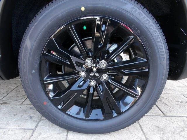 2026 Mitsubishi Eclipse Cross LE - Photo 11