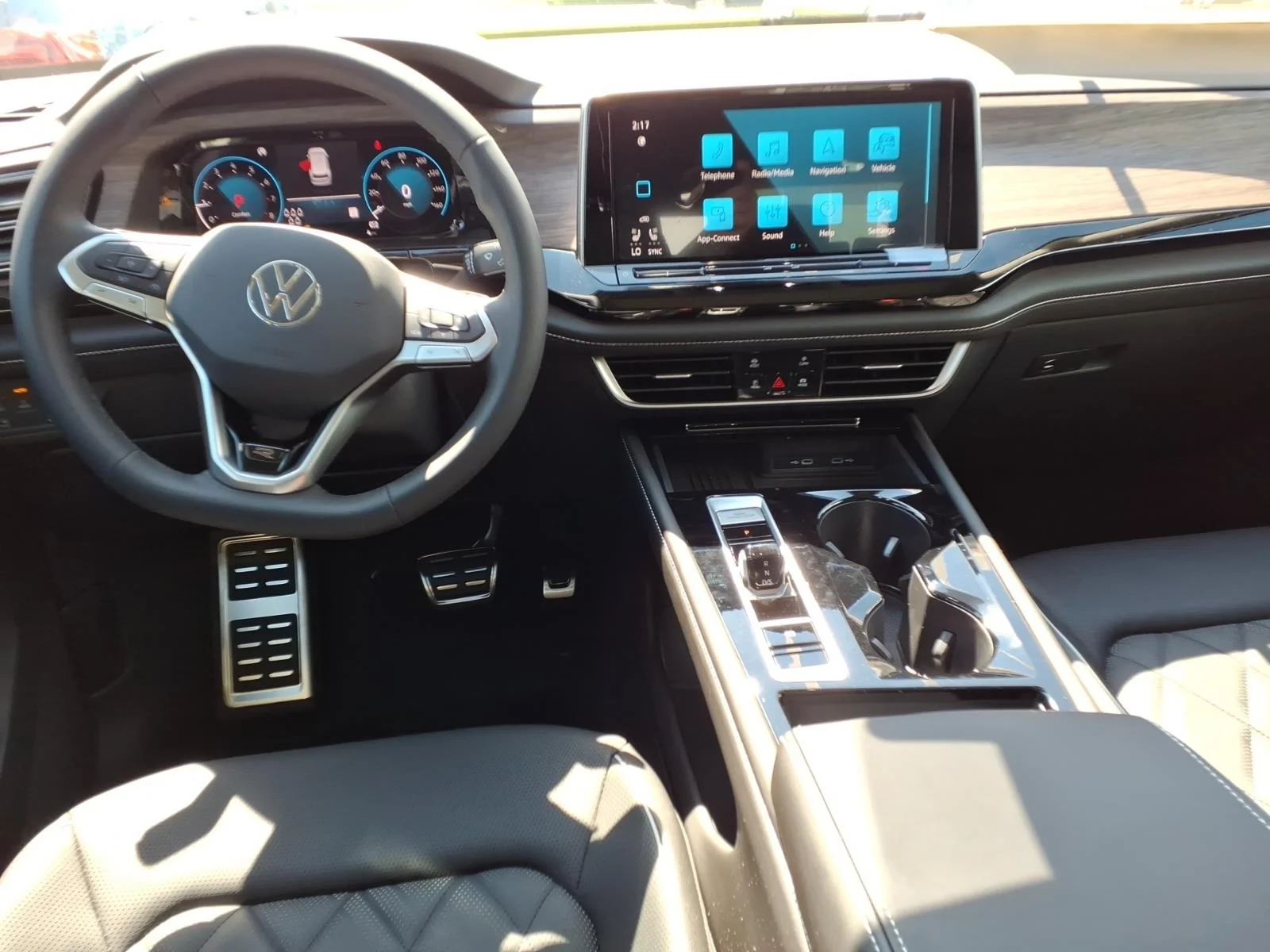 New 2026 Pure Gray Volkswagen 2.0T SEL PREMIUM R-LINE 4 image 5