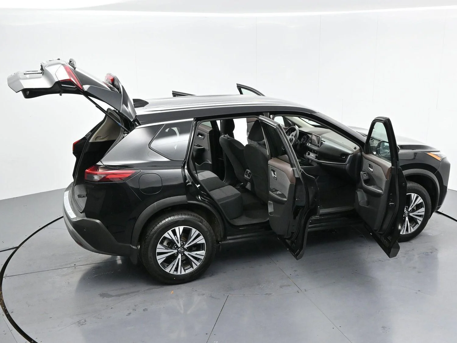 Used 2023 Super Black Nissan SV image 37