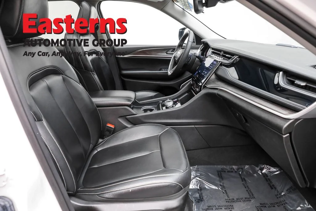 Used 2023 White Jeep 4xe image 23