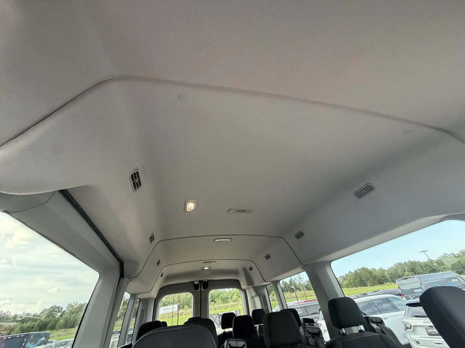Used 2023 Oxford White Ford 350 XL image 21