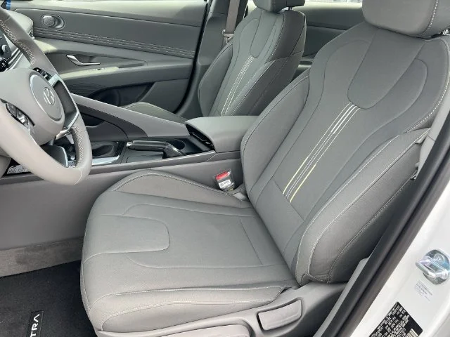 Used 2026 White Hyundai SEL Sport image 24