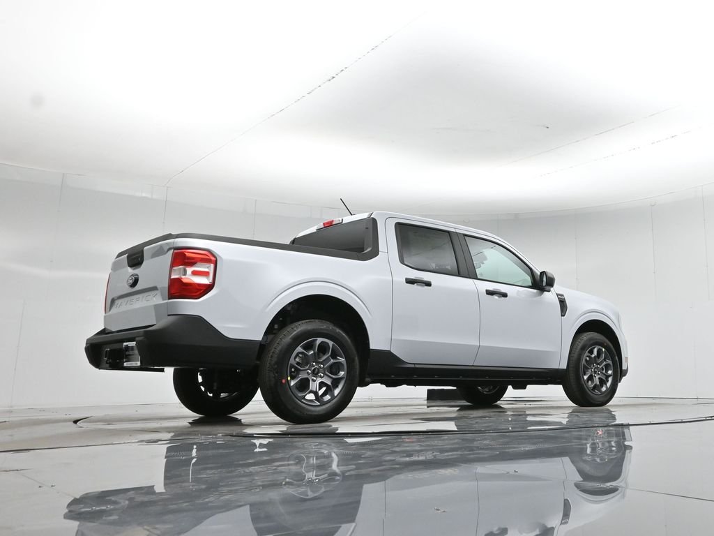 New 2026 Space White Metallic Ford XLT image 46