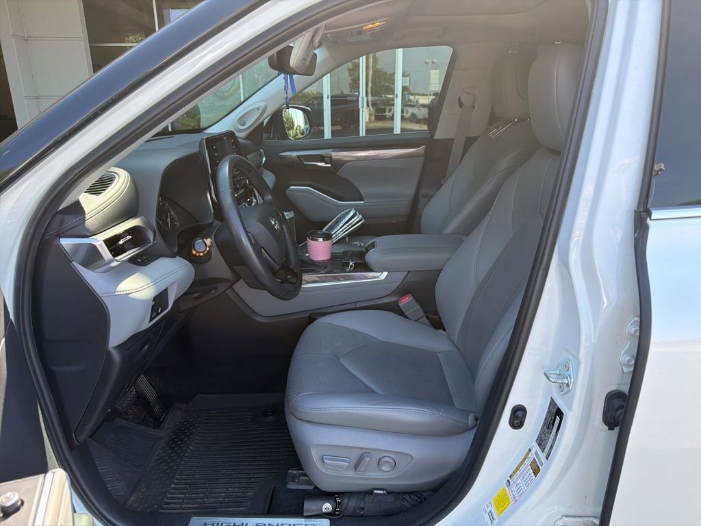 Used 2021 White Toyota Limited image 7