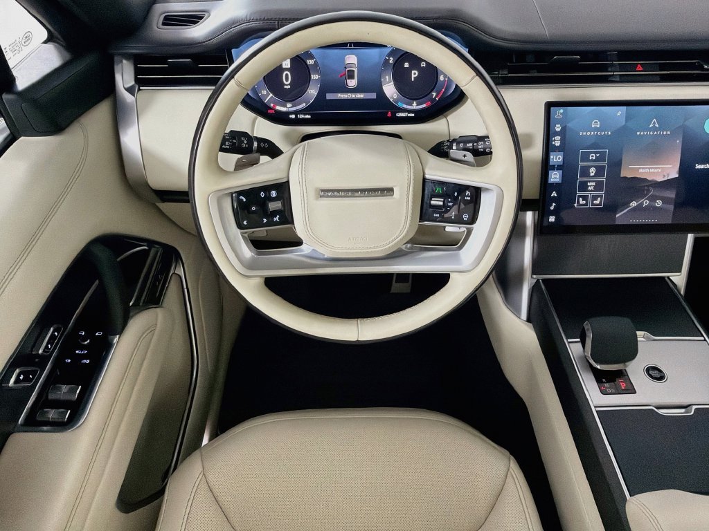 Used 2024 White Land Rover SE image 24