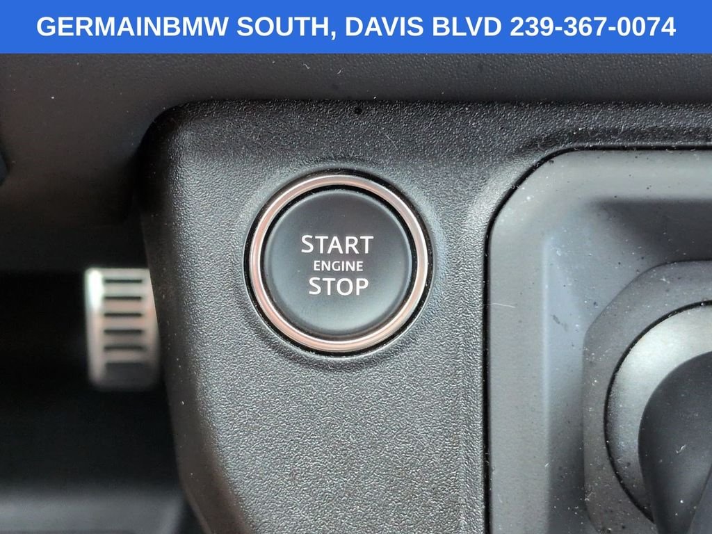 Used 2024 Carpathian Gray Premium Metallic Land Rover Carpathian Edition image 31