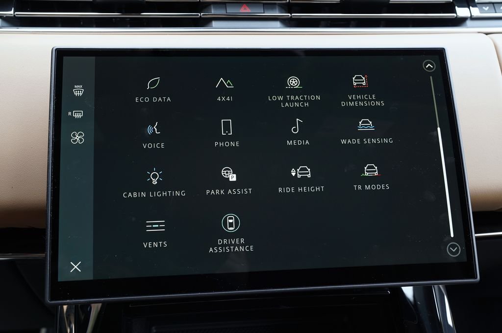New 2026 Carpathian Grey Land Rover Dynamic SE image 23