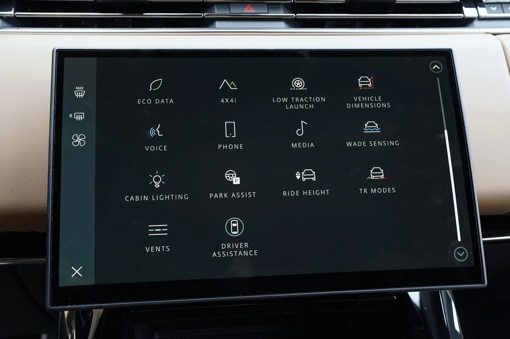New 2026 Carpathian Grey Land Rover Dynamic SE image 23