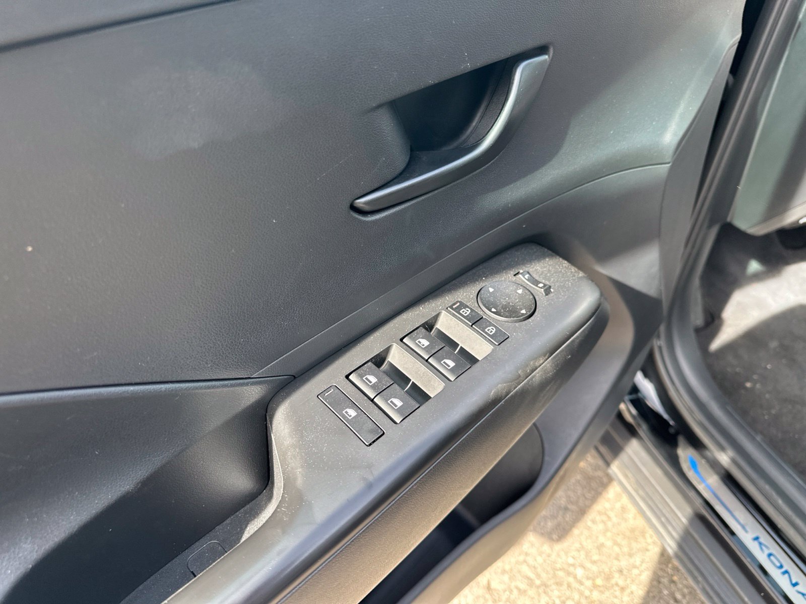 Certified Used 2025 Black Hyundai SEL image 16