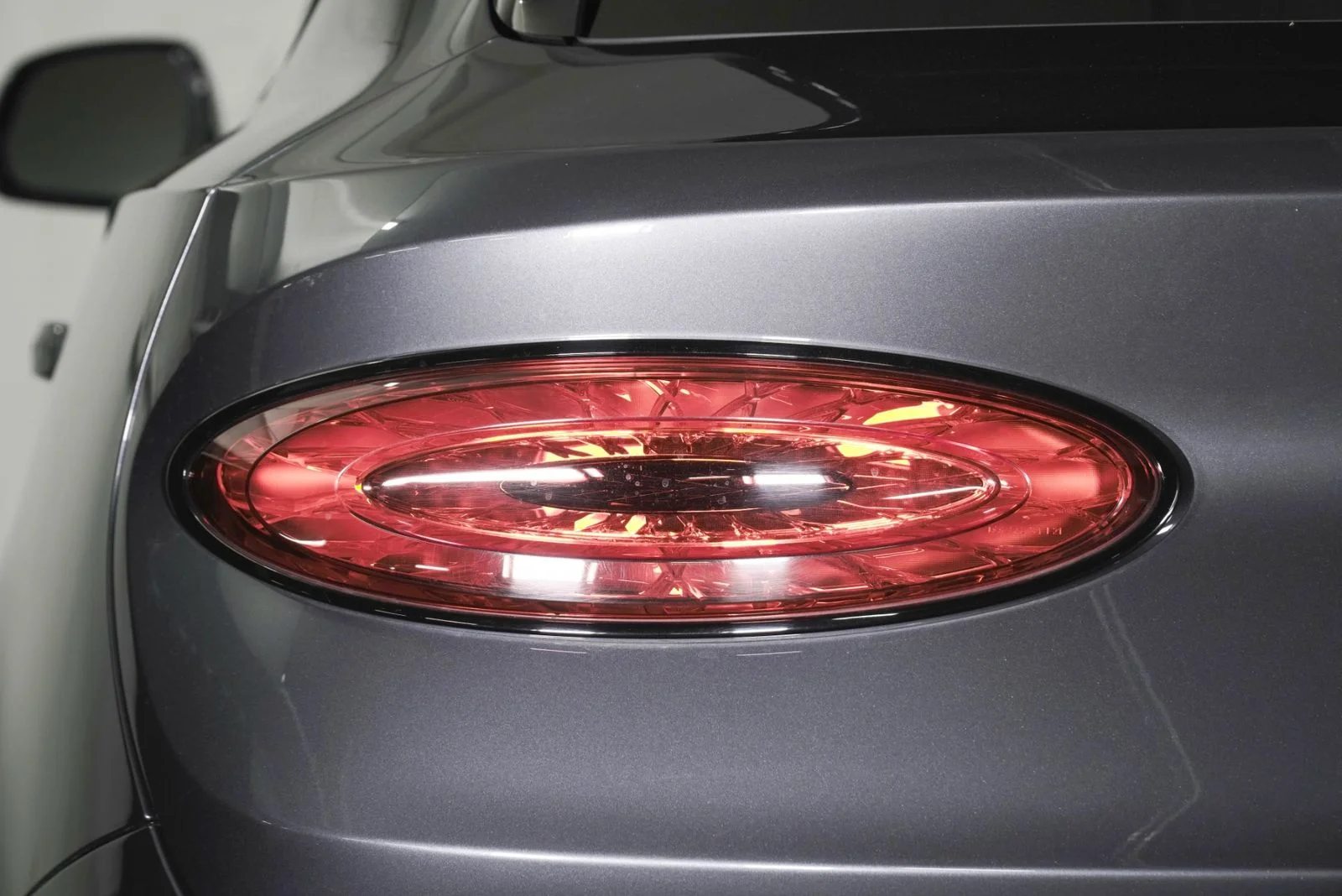 Used 2022  Bentley  image 12