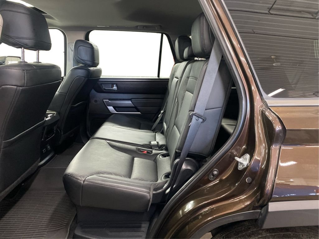 2023 Toyota Sequoia SR5 - Photo 8
