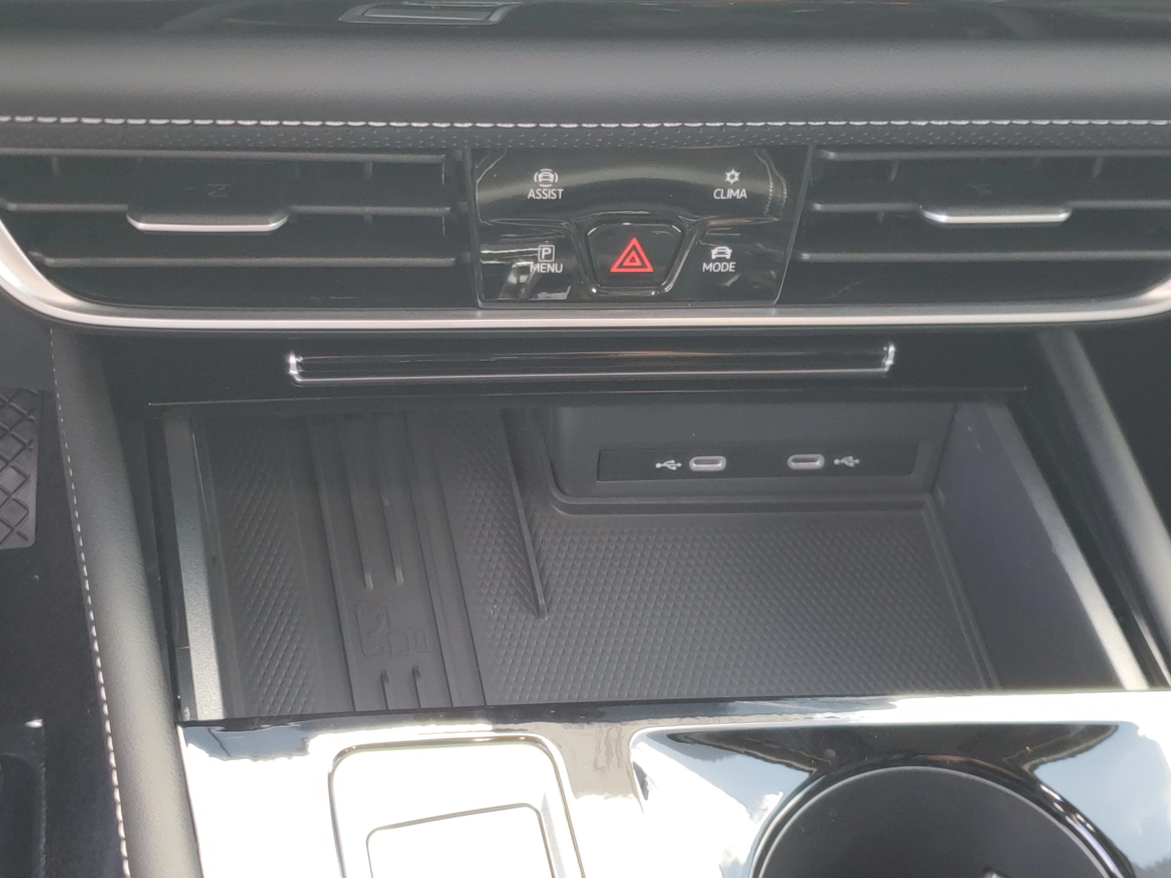 New 2026 Black Volkswagen 2.0T SE w/Technology image 26