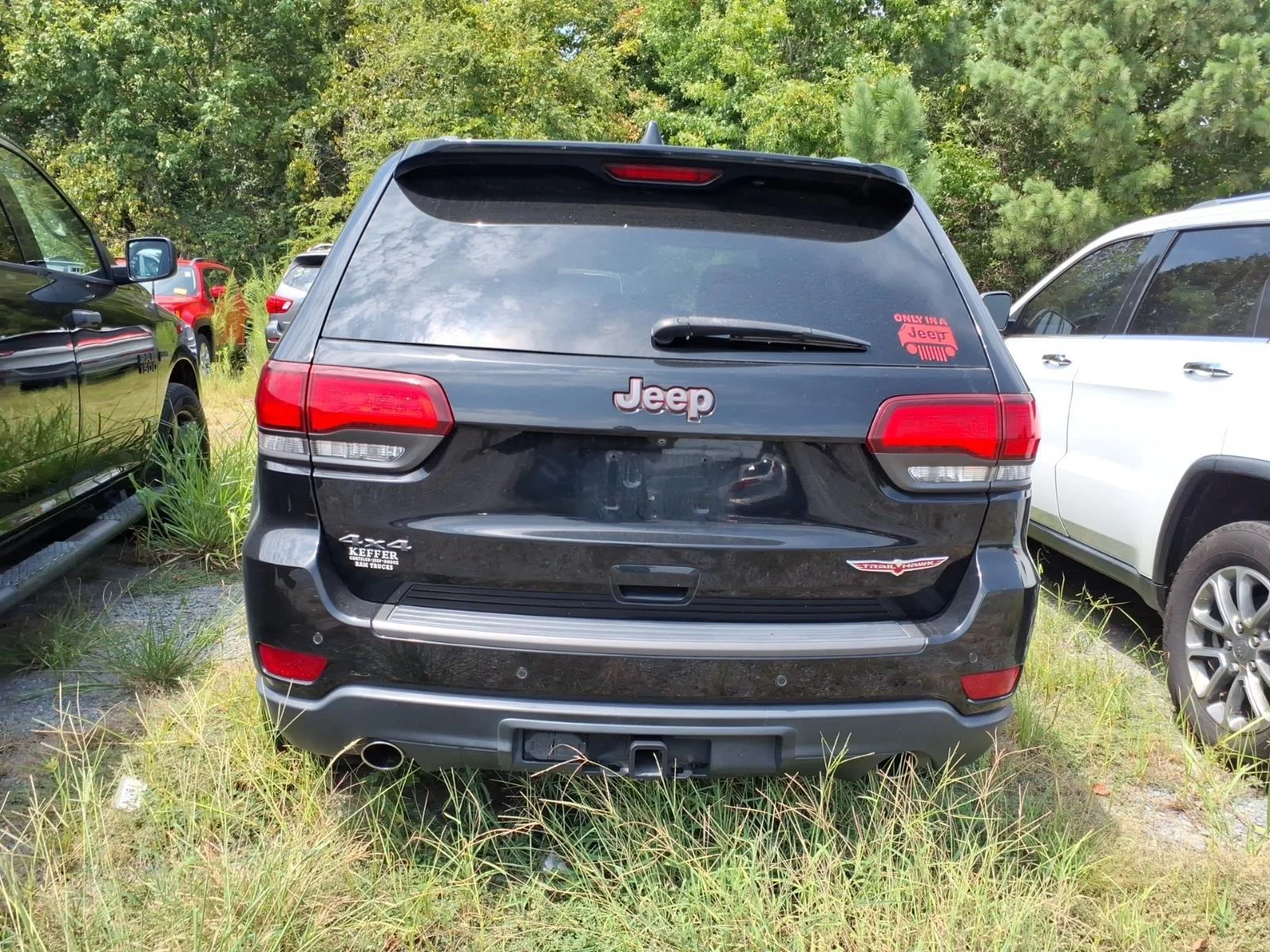 Used 2018 Diamond Black Crystal Pearlcoat Jeep Trailhawk image 11