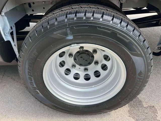 New 2027 White Ford HR PASS XL AWD image 11