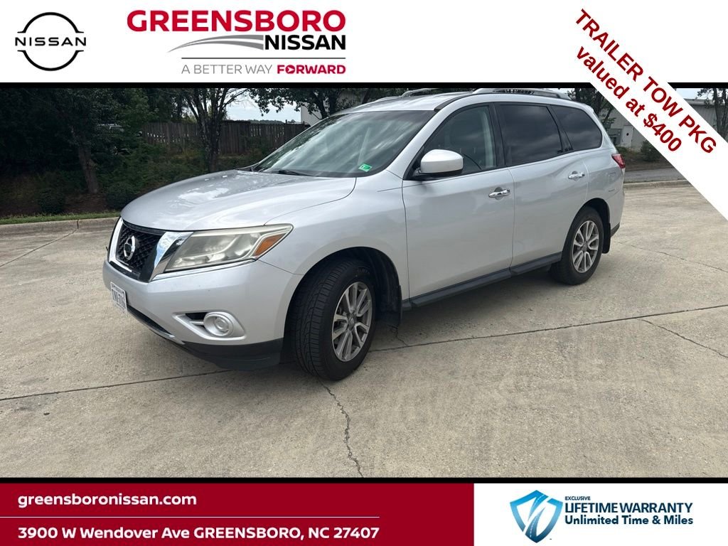 Used 2013 Silver Nissan SV image 1