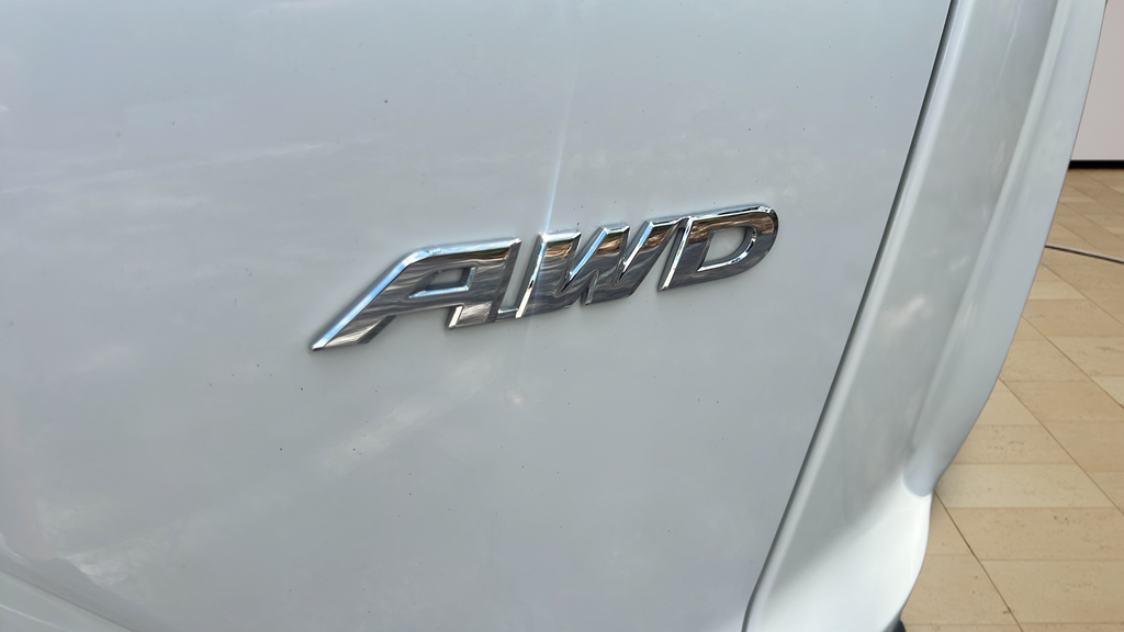 Used 2018 White Honda EX-L image 14