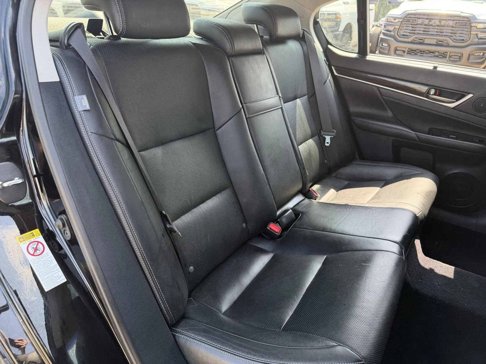 Used 2013 Obsidian Lexus 4dr Sdn RWD image 18