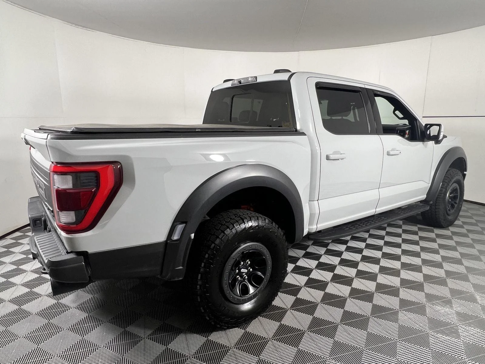 Used 2023 Avalanche Gray Ford Raptor image 12