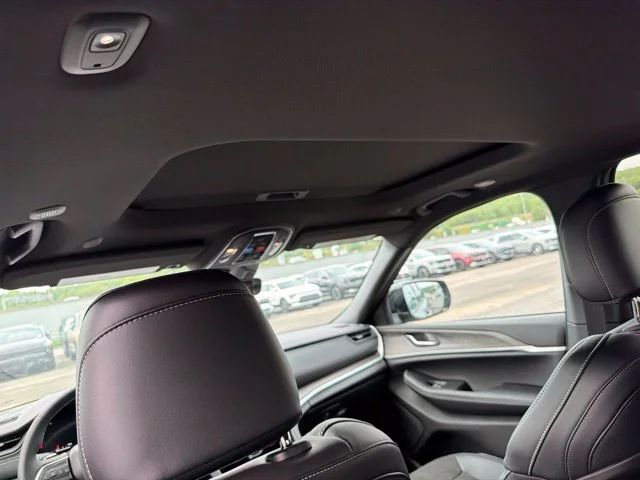 New 2026 Gray Jeep Altitude image 9