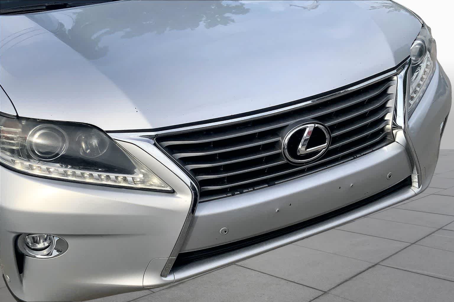 Used 2015 Silver Lining Metallic Lexus  image 29