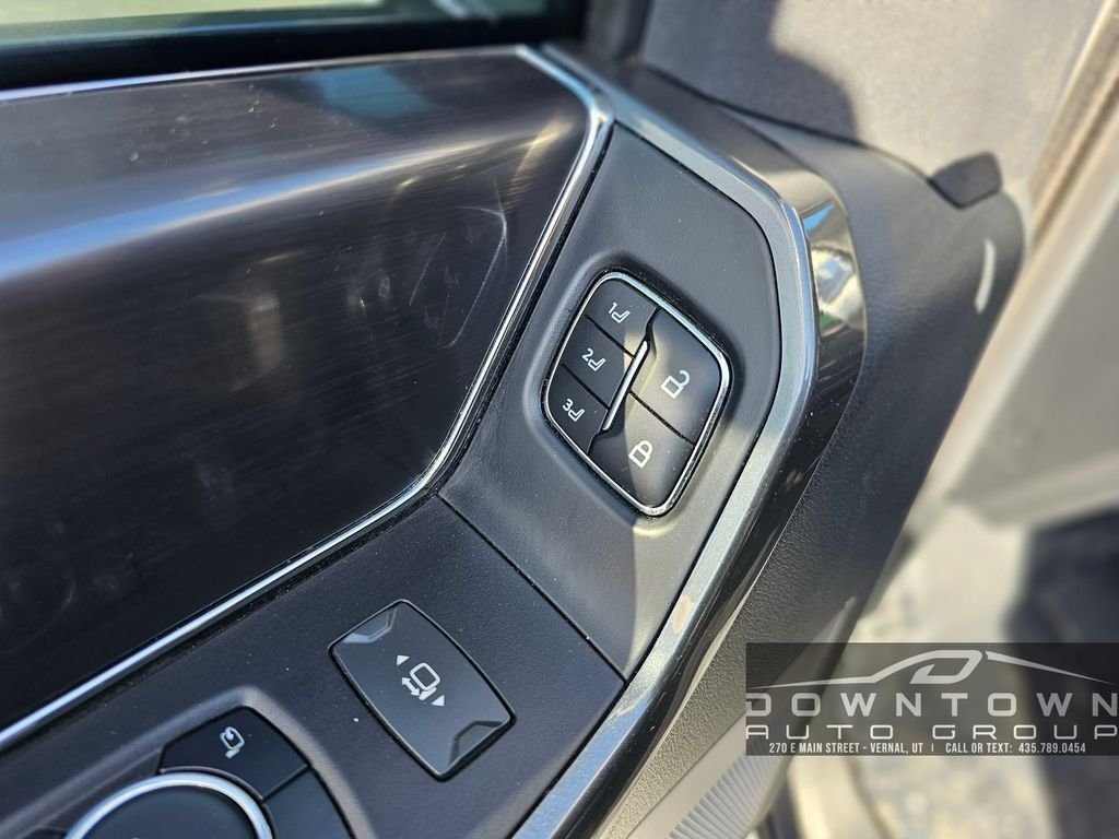 Used 2023 White Ford Lariat image 19