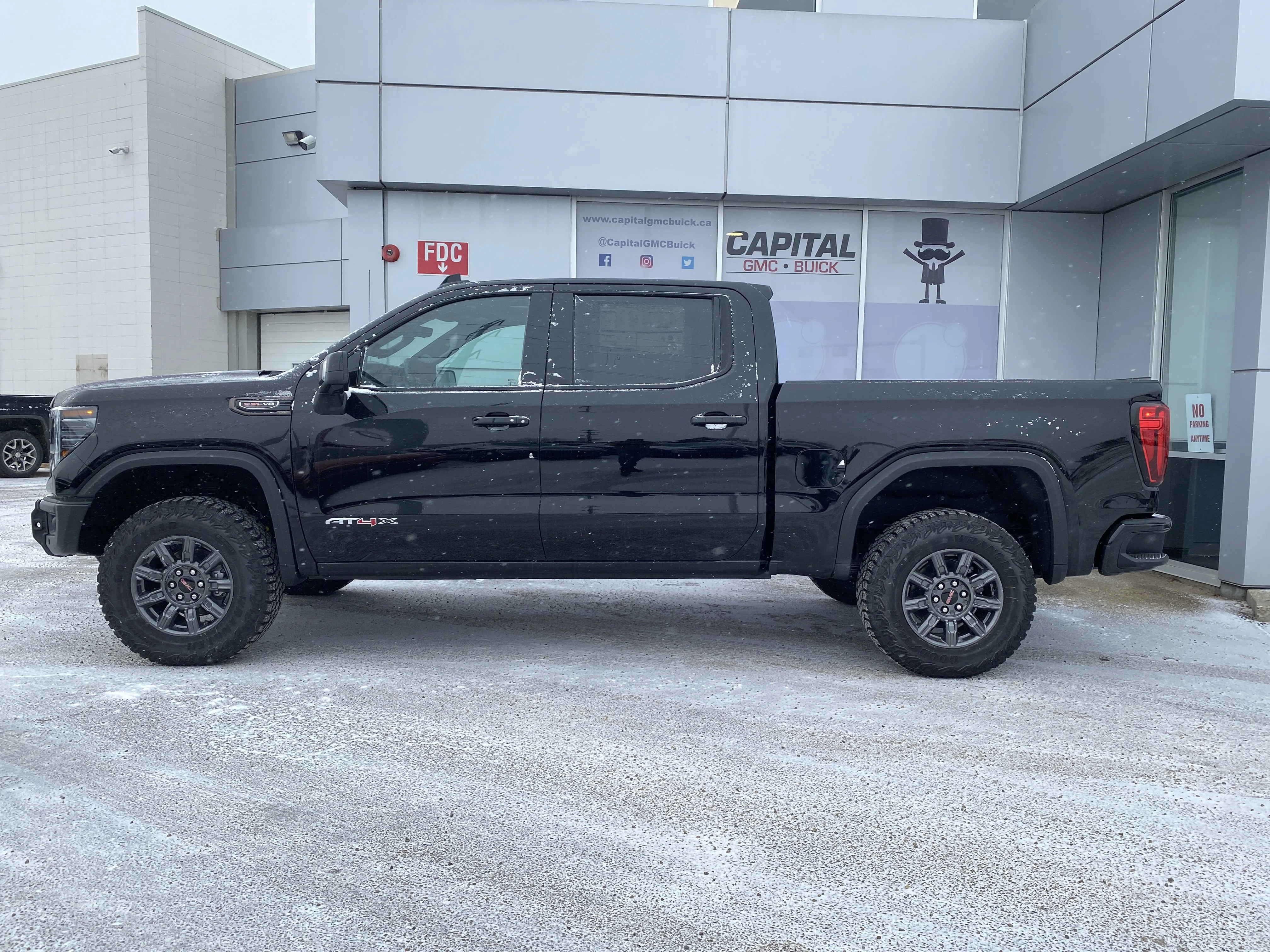 New 2026 ONYX BLACK GMC AT4X image 3