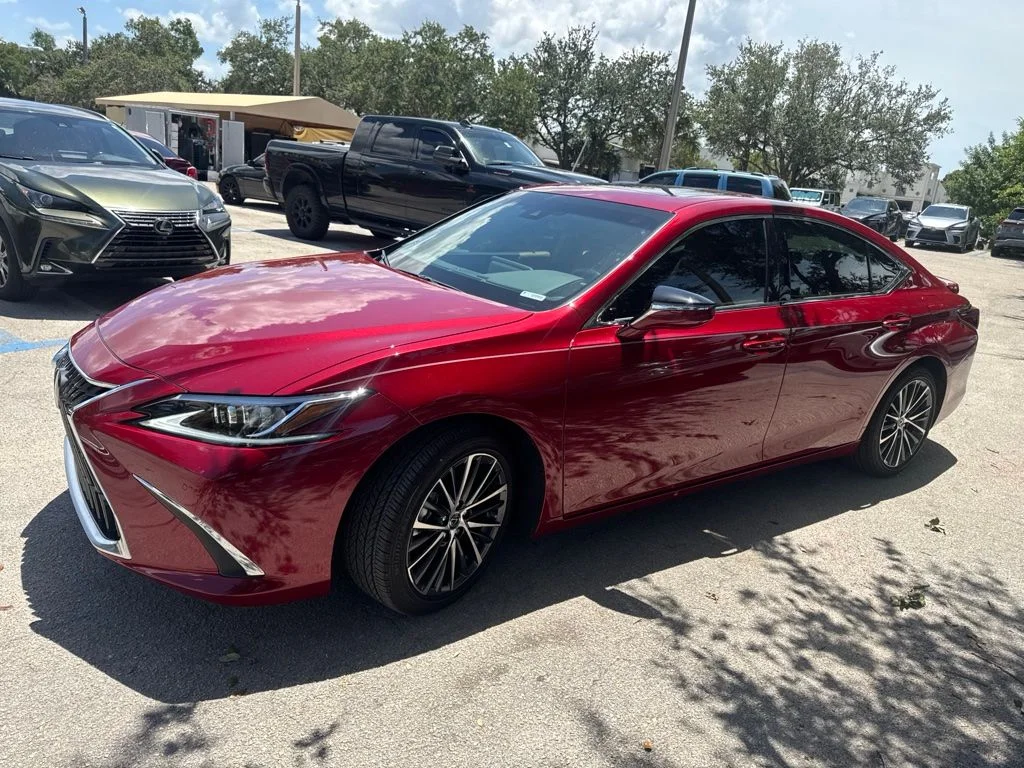 Certified Used 2025 RED MC.CS. Lexus 300h image 3
