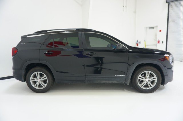 Used 2023 BLACK GMC SLE image 4