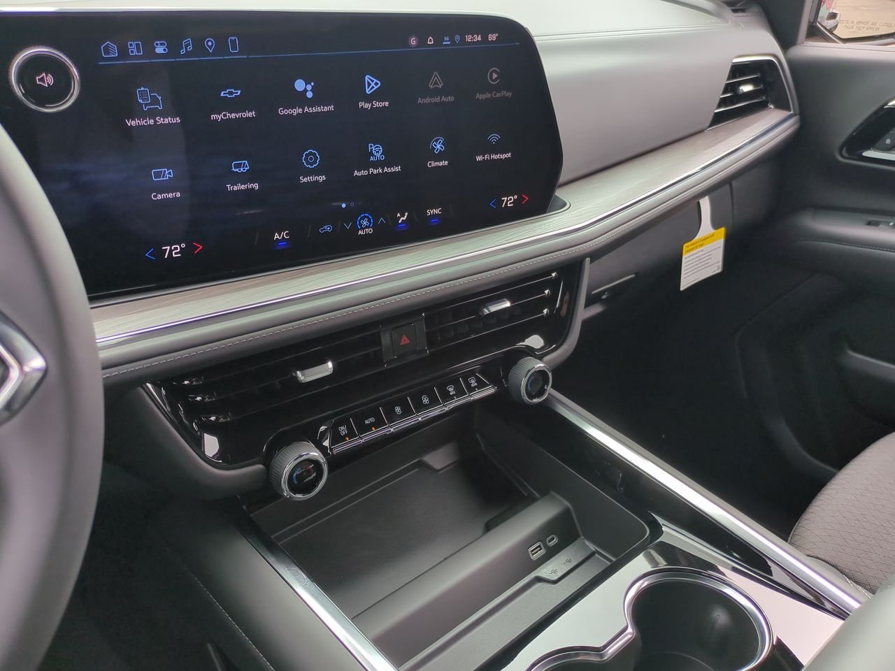 2026 Chevrolet Suburban LS - Photo 13