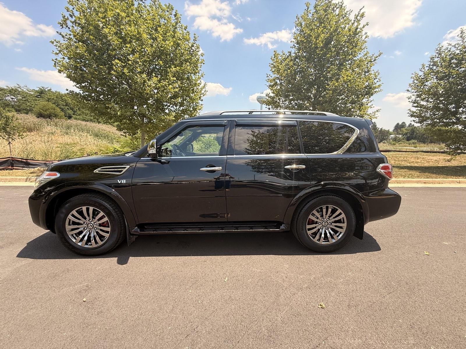 Used 2018 Super Black Nissan Platinum image 8