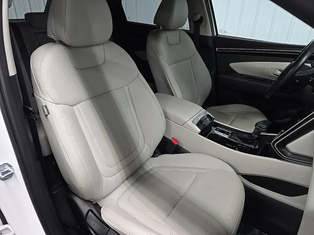 Used 2023 White Pearl Hyundai SEL image 17