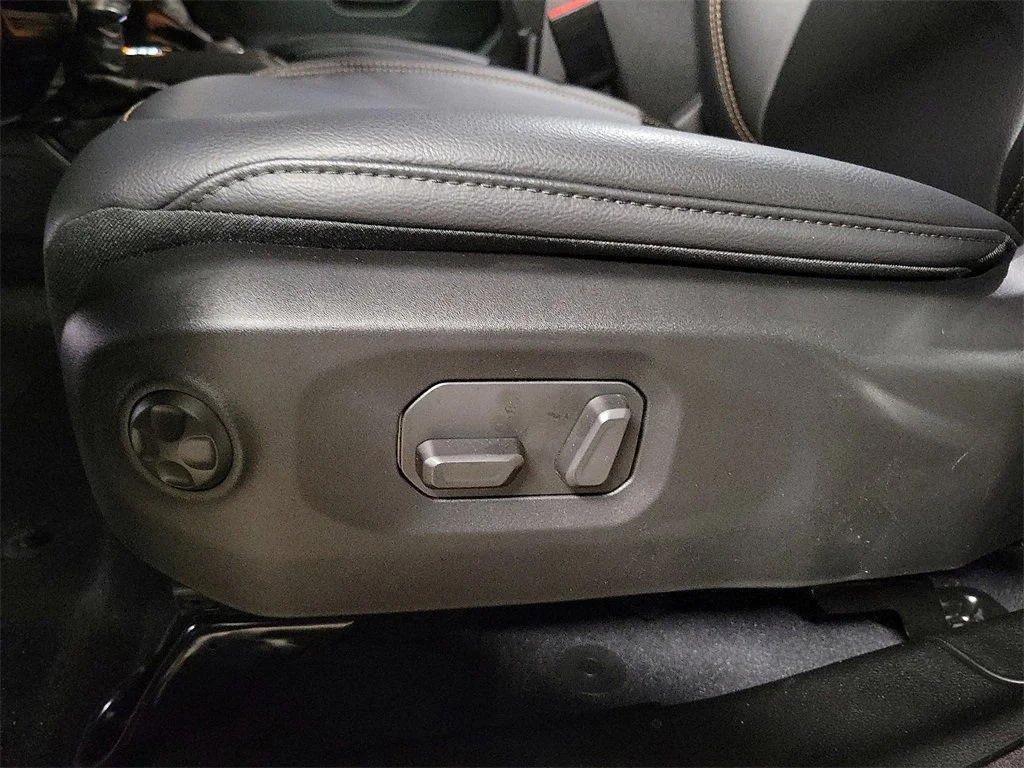 2025 Jeep Wrangler 4-Door Sahara - Photo 13
