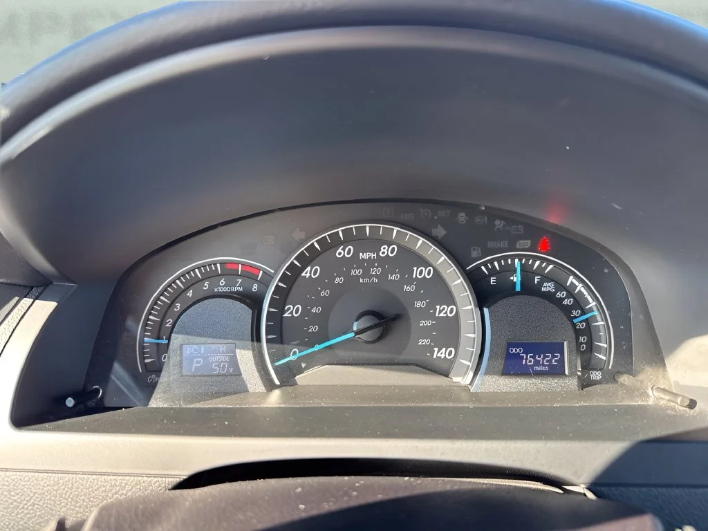 Used 2015 White Toyota LE image 19