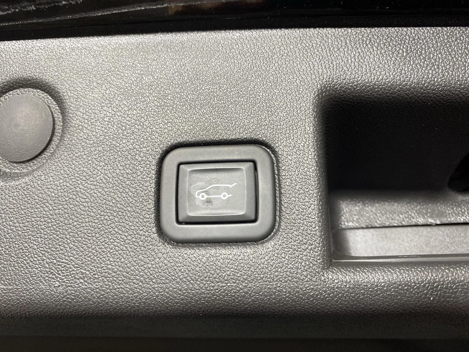 Used 2024 Mosaic Black Metallic Chevrolet RS image 27
