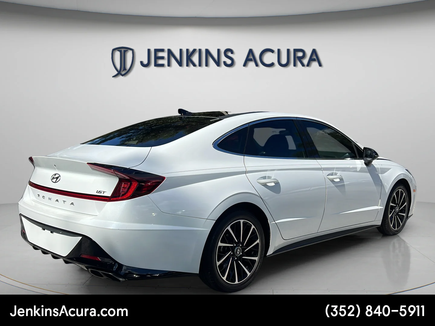 Used 2020 Quartz White Hyundai SEL Plus image 3
