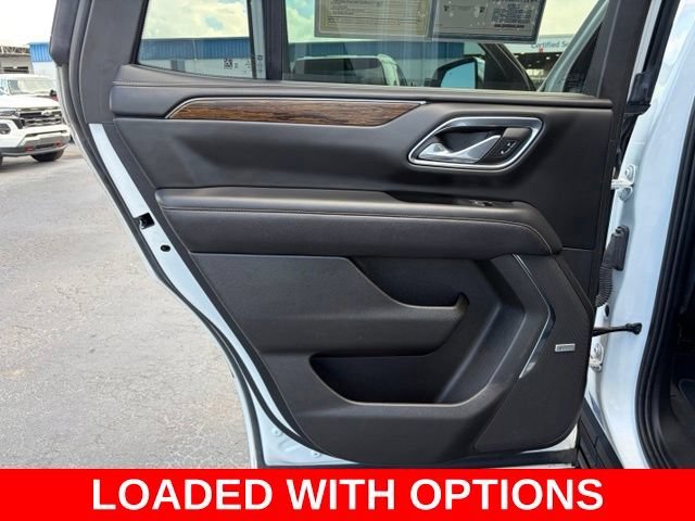 Used 2023 IRIDESCENT PEARL TRICOAT Chevrolet Premier image 13