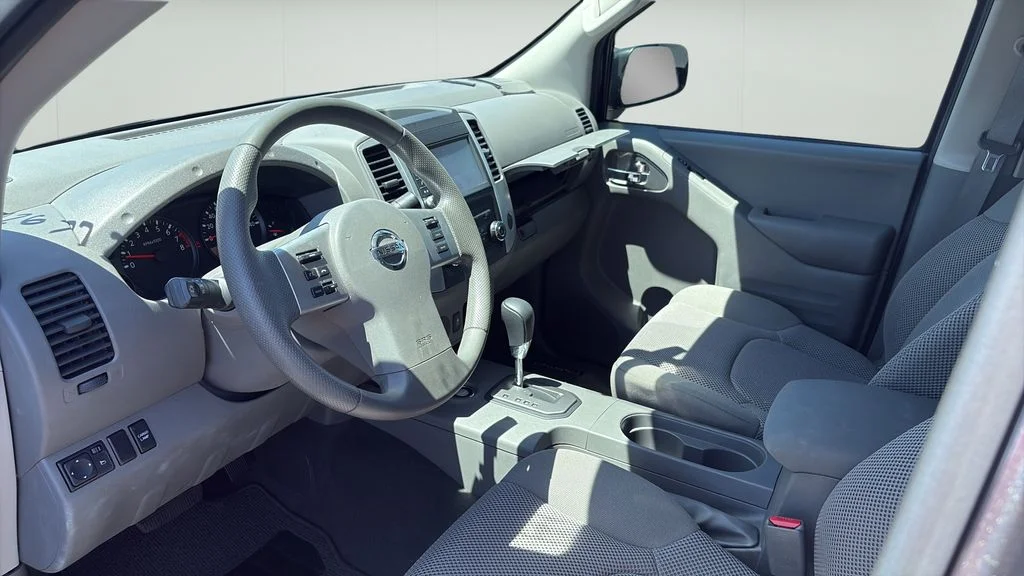 Used 2021 Gray Nissan SV image 9