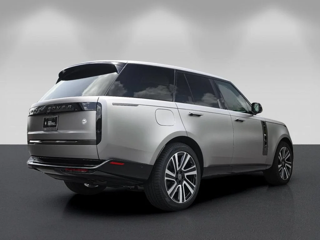 Used 2023 Flux Silver SV Bespoke Ultra Metallic Satin Land Rover SV image 3