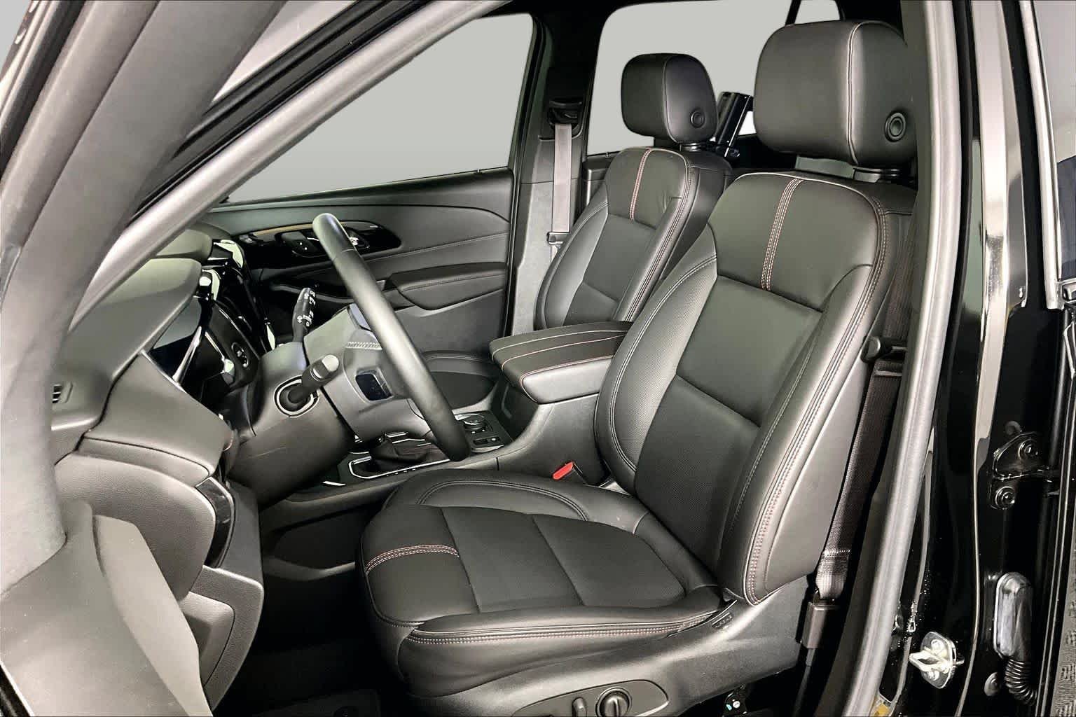 Used 2023 MOSAIC BLACK METALLIC Chevrolet RS image 8