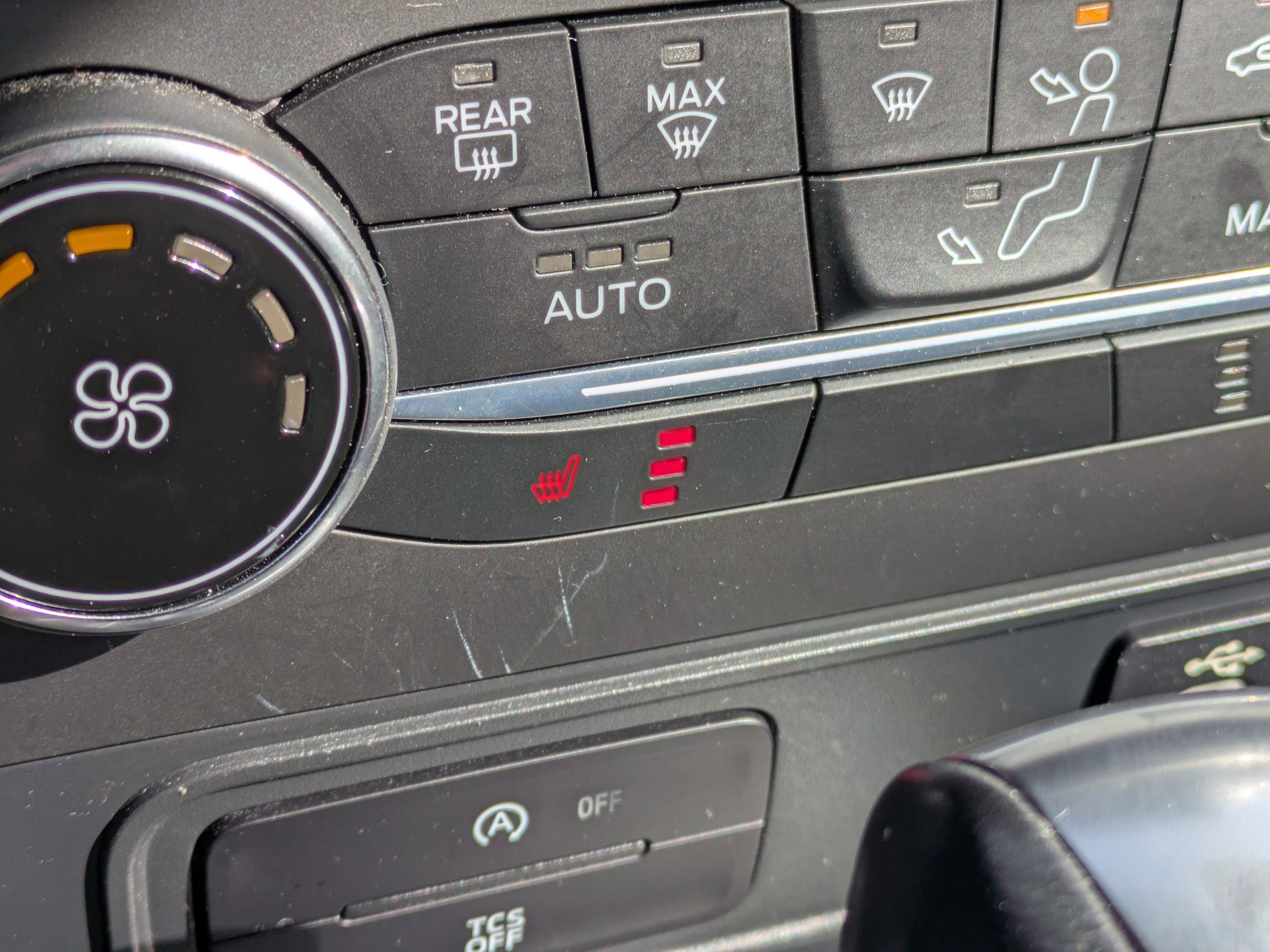 Used 2019 Smoke Metallic Ford SE image 27