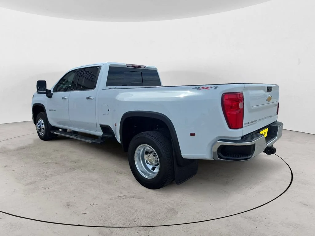 Used 2024 Summit White Chevrolet LTZ DRW image 11