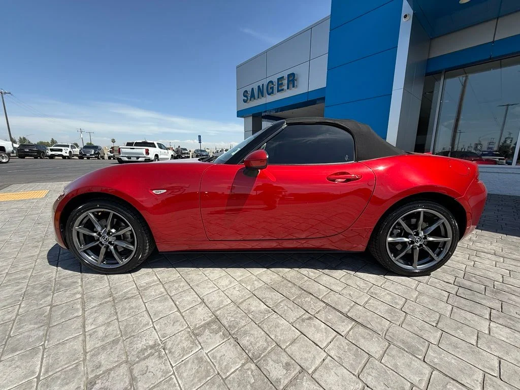 Used 2016 Red Mazda Grand Touring image 7