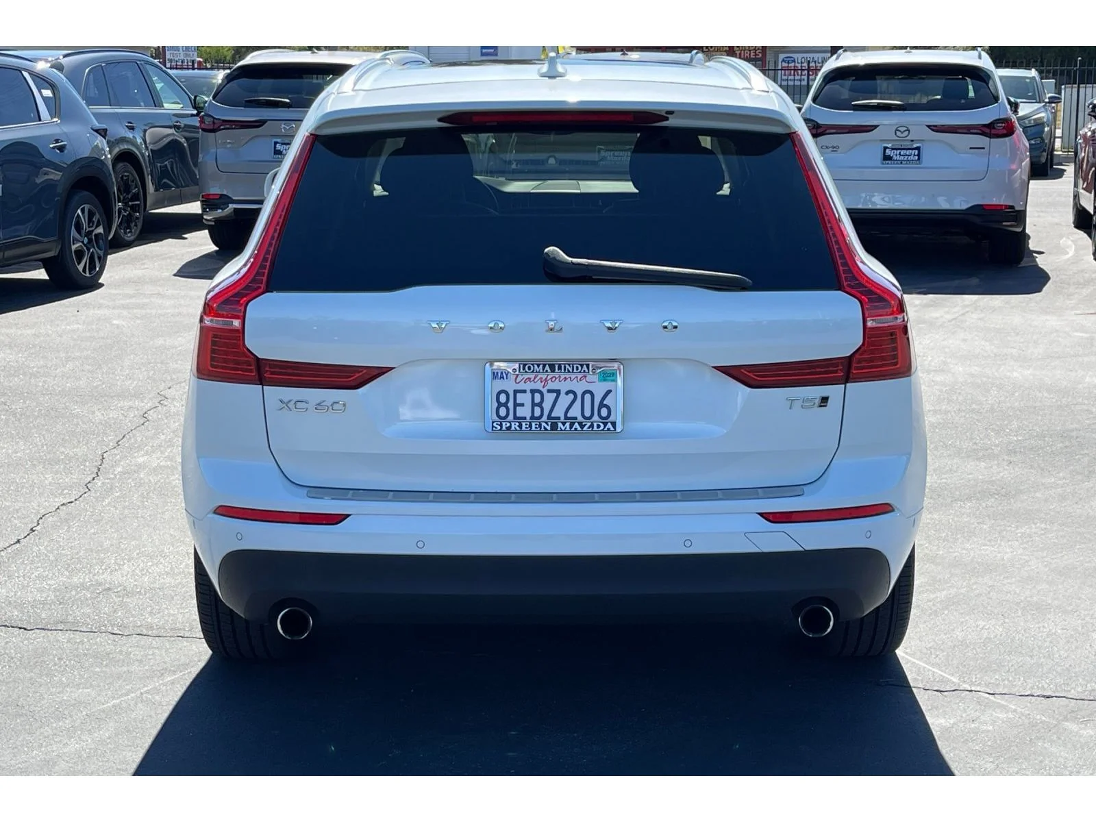 Used 2018 Ice White Volvo Momentum image 5
