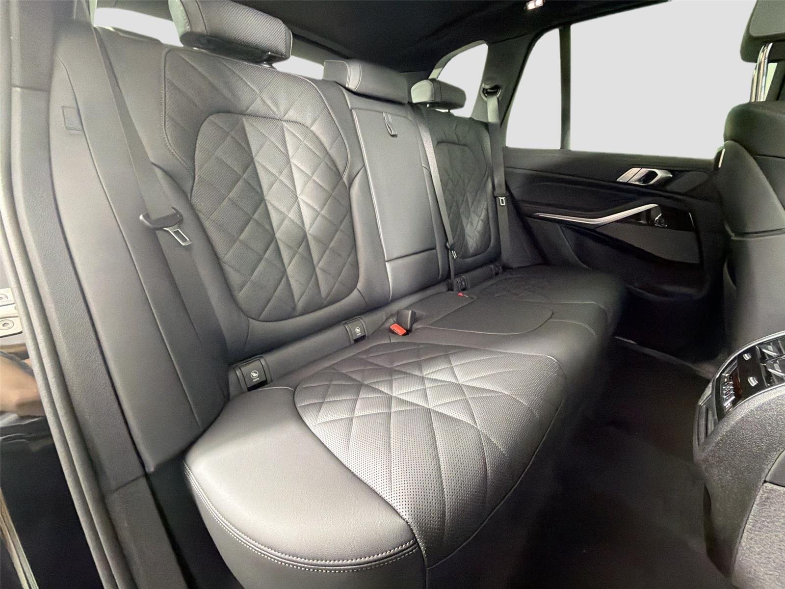 New 2026 Black Sapphire Metallic BMW xDrive40i image 55