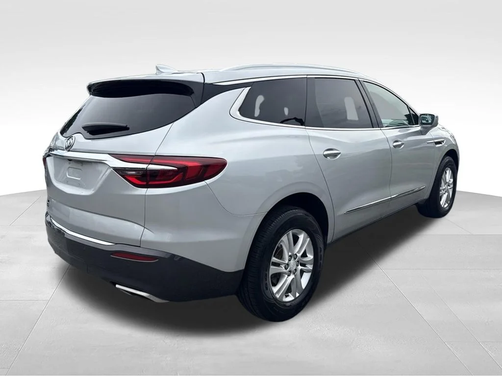 Used 2019 Silver Buick Essence image 5